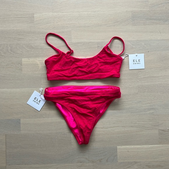 NWT Ele swims - Picture 4 of 6